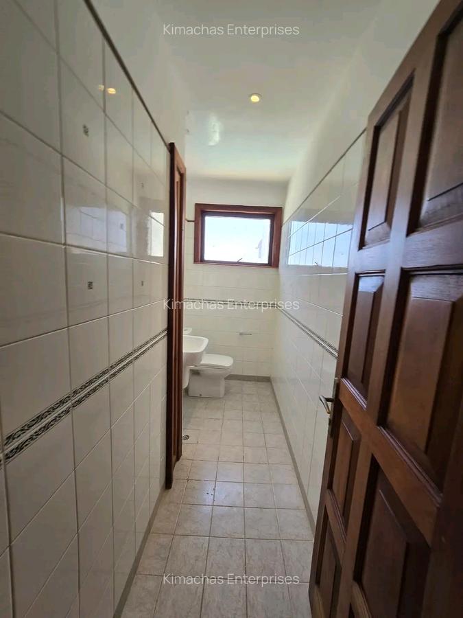 3 Bed Apartment with En Suite at Green Wood Drive - 14