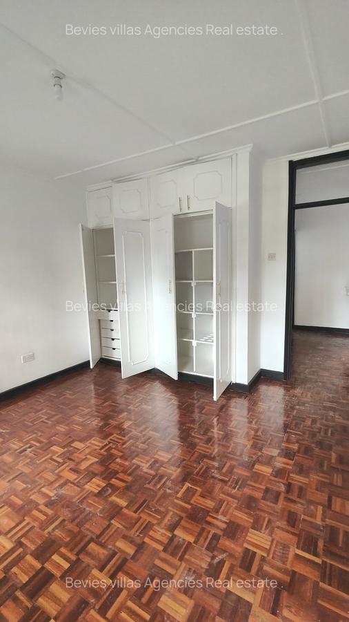 4 Bed House with En Suite at Lavington - 8