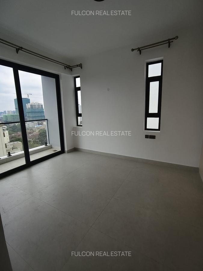 2 Bed Apartment with En Suite in Brookside - 4
