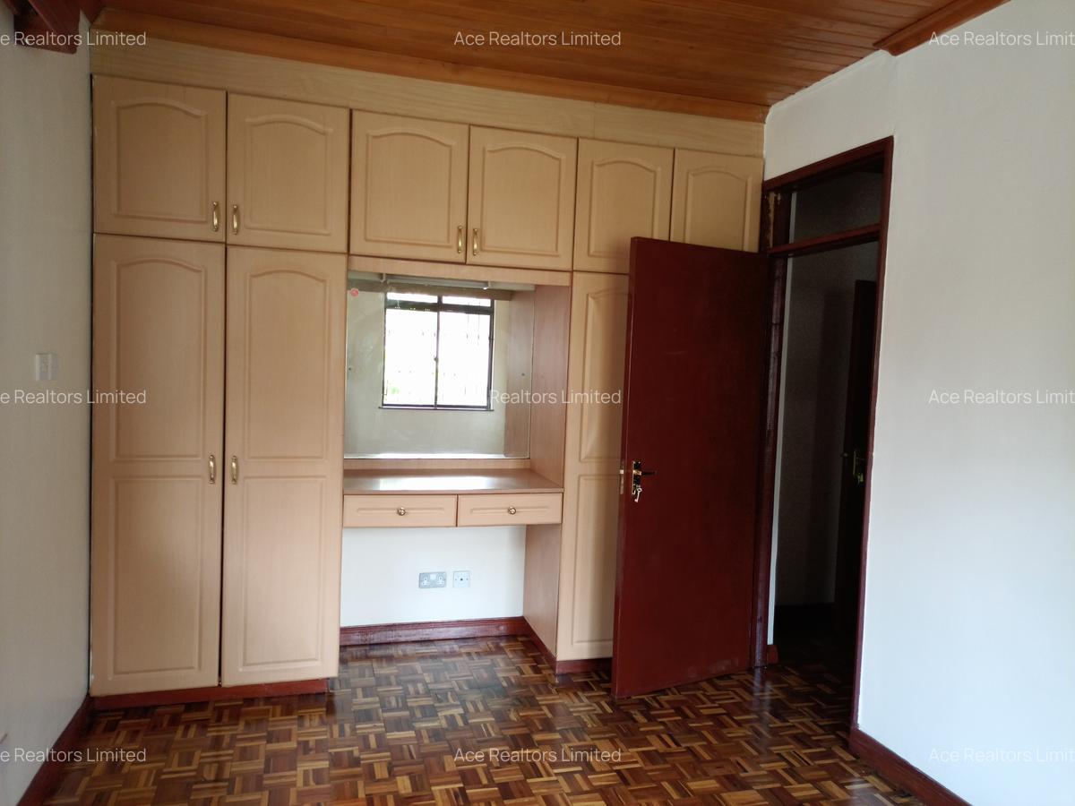 4 Bed Townhouse with En Suite at Eldama Ravine Rd - 10