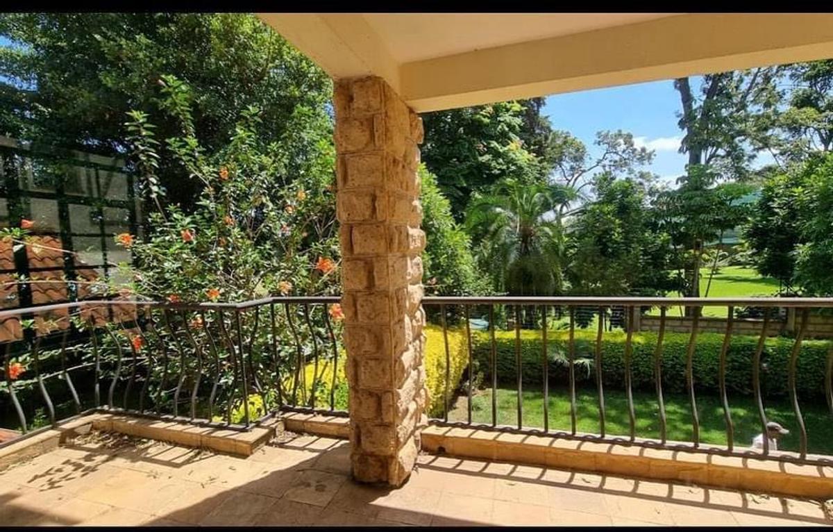 4 Bed Townhouse with En Suite in Lavington - 9