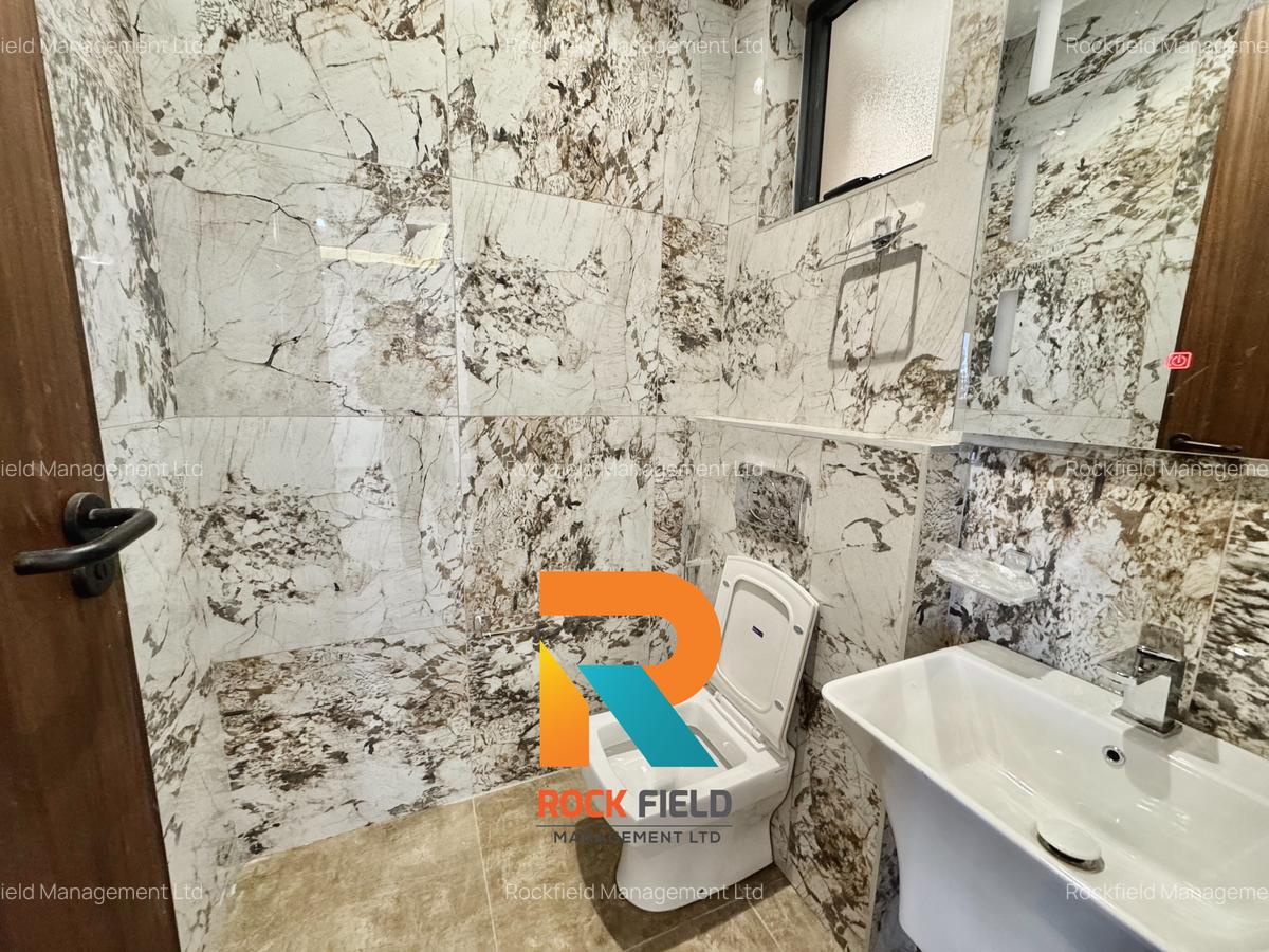 2 Bed Apartment with En Suite in Brookside - 8