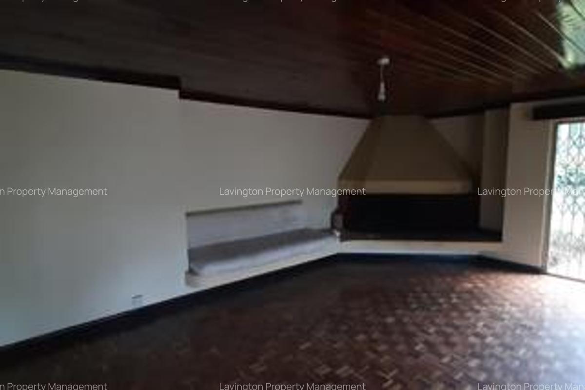 4 Bed House with En Suite at Lavington Green - 3