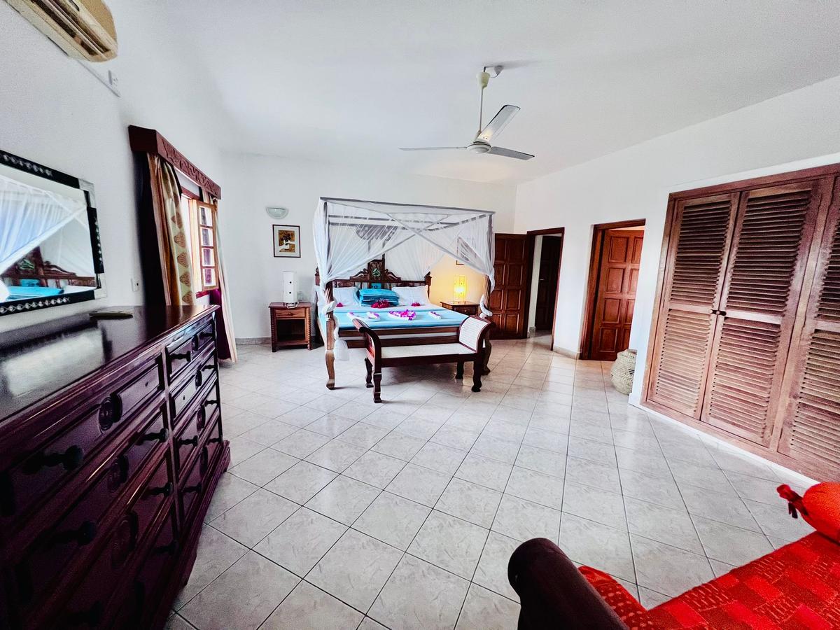 5 Bed Villa with En Suite in Watamu - 5