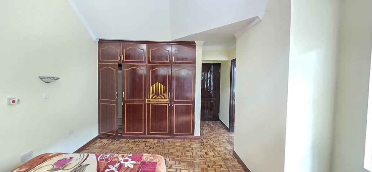 2 Bed House with Garden in Lavington - 12