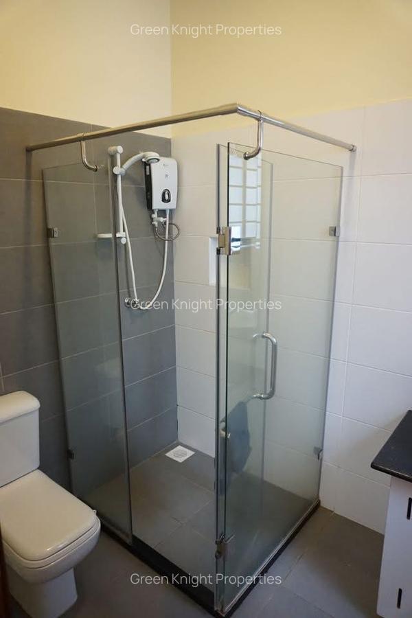 Serviced 2 Bed Apartment with En Suite in Westlands Area - 12