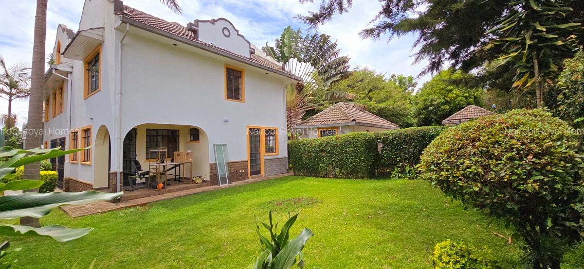 4 Bed Townhouse with En Suite at Lavington Mall - 9