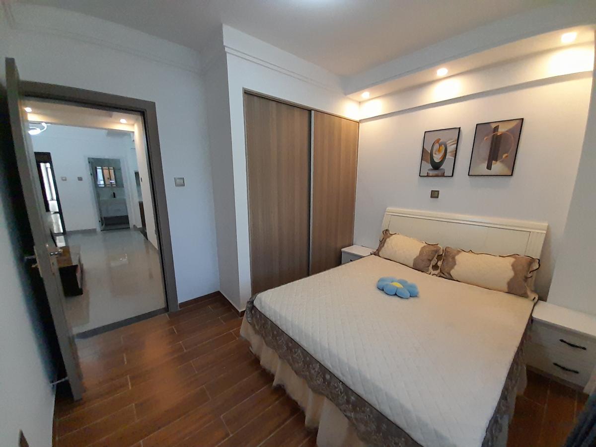 2 Bed Apartment with En Suite at Ole Dume Road - 10