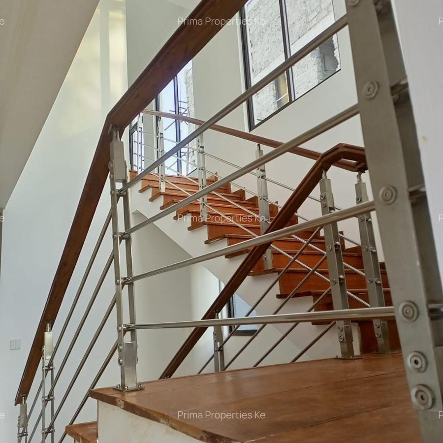 4 Bed Townhouse with En Suite at Njathaini - 5