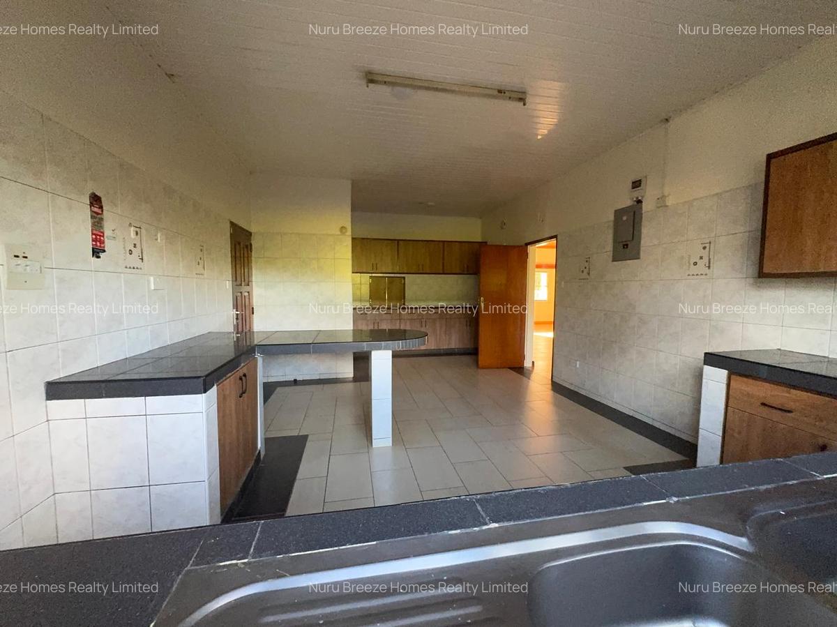 3 Bed House with En Suite in Runda - 3