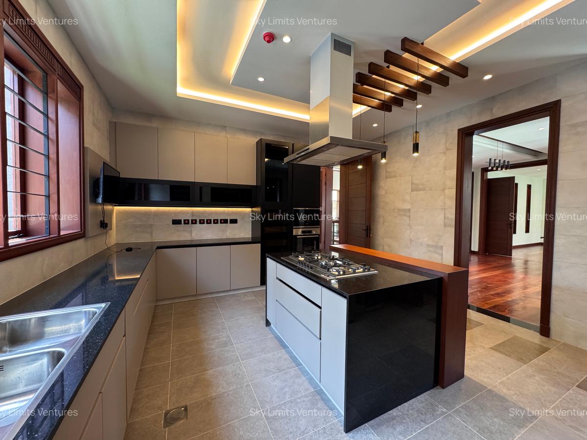 5 Bed Villa with En Suite in Runda - 6