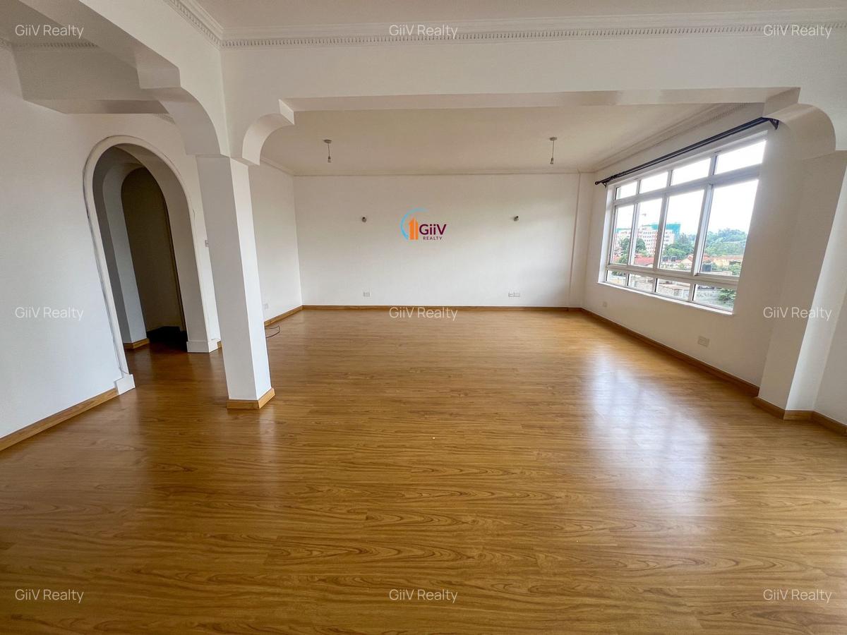 3 Bed Villa with En Suite in Westlands Area - 6