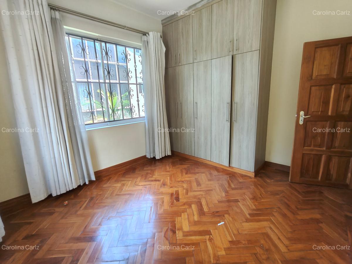 5 Bed Townhouse with En Suite at Spring Valley - 14