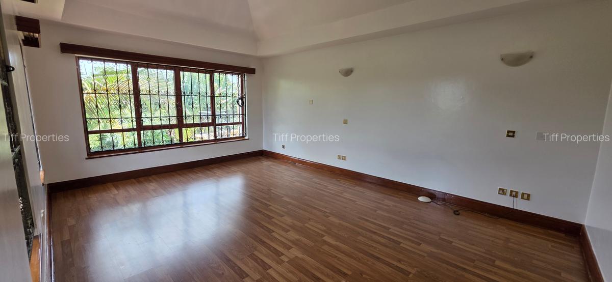 5 Bed Townhouse in Runda - 14