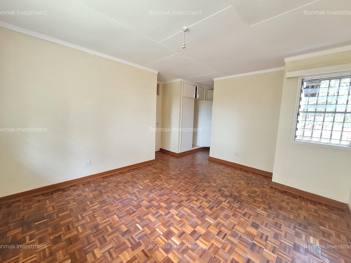 4 Bed House with En Suite at Loresho Crescent - 20
