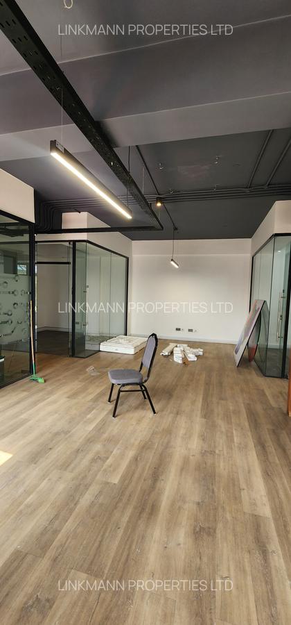 2,030 ft² Office with Service Charge Included in Parklands - 11