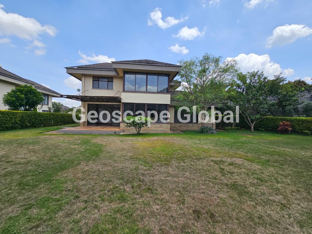 4 Bed House with En Suite in Garden Estate - 5