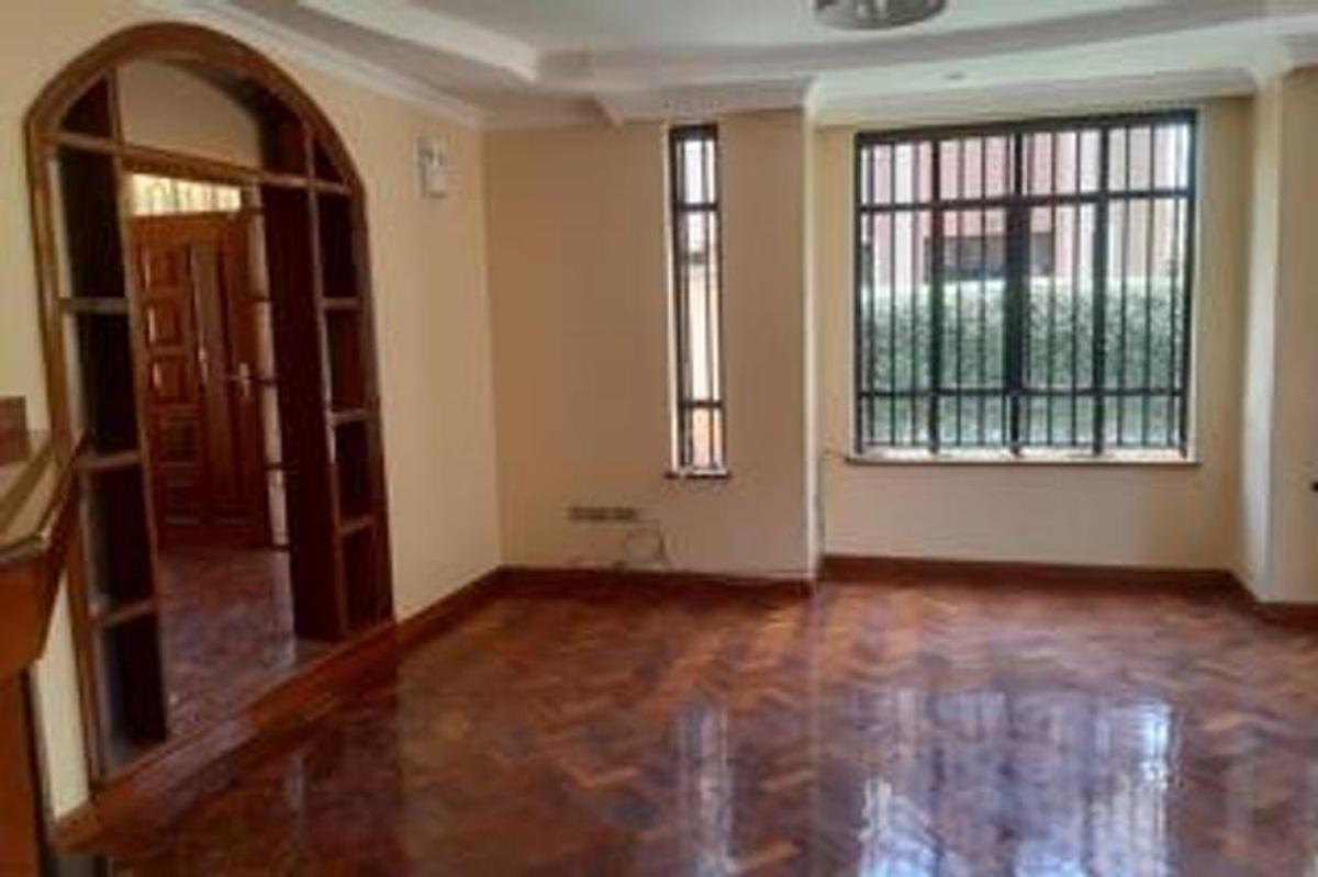 4 Bed House with En Suite at Lavington Green - 5