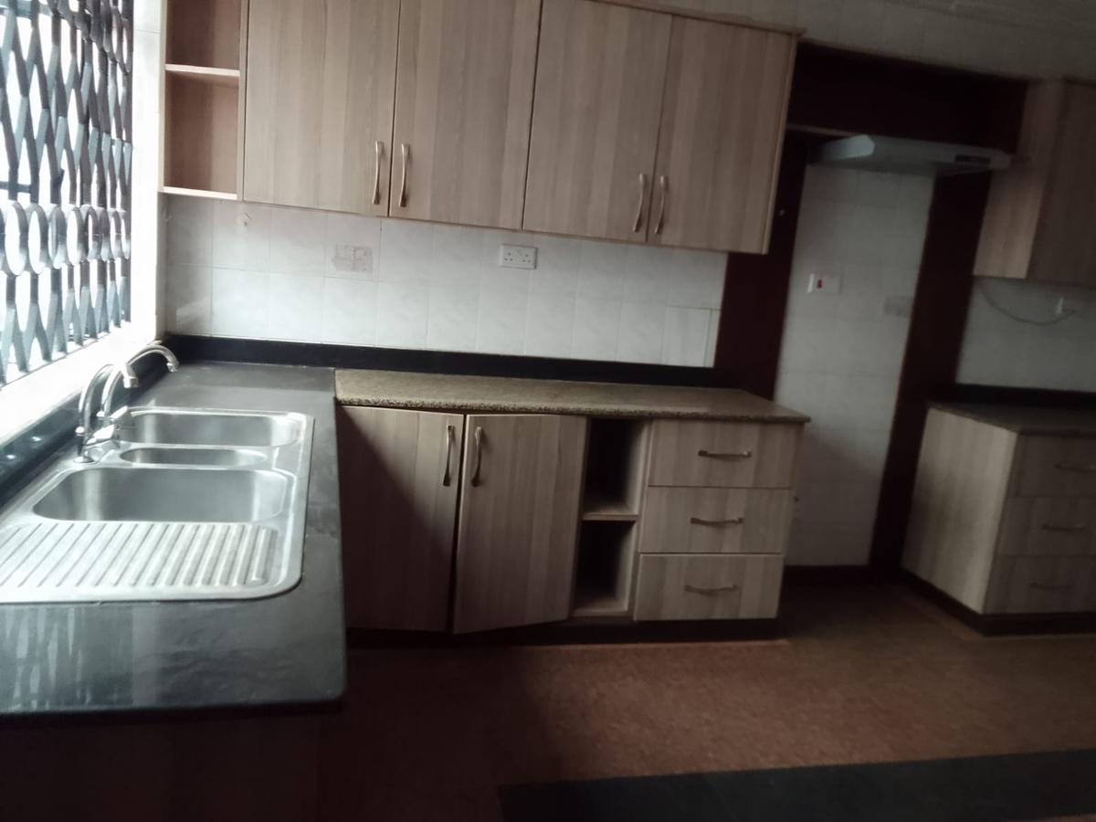 4 Bed Villa with En Suite in Westlands Area - 4