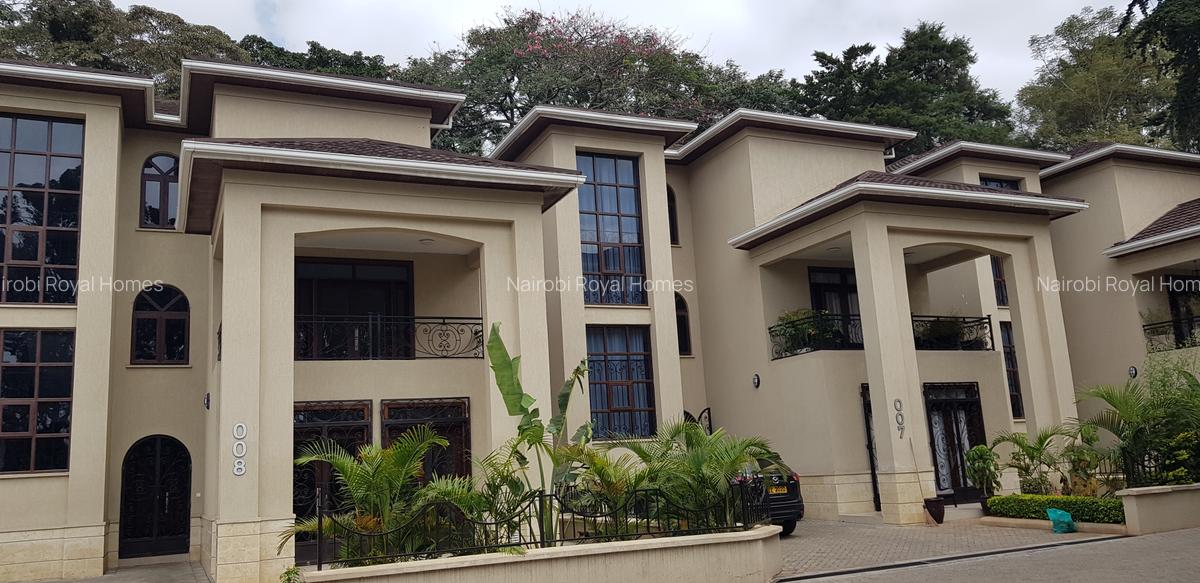 5 Bed Townhouse with En Suite at Lavington Road 455 - 1