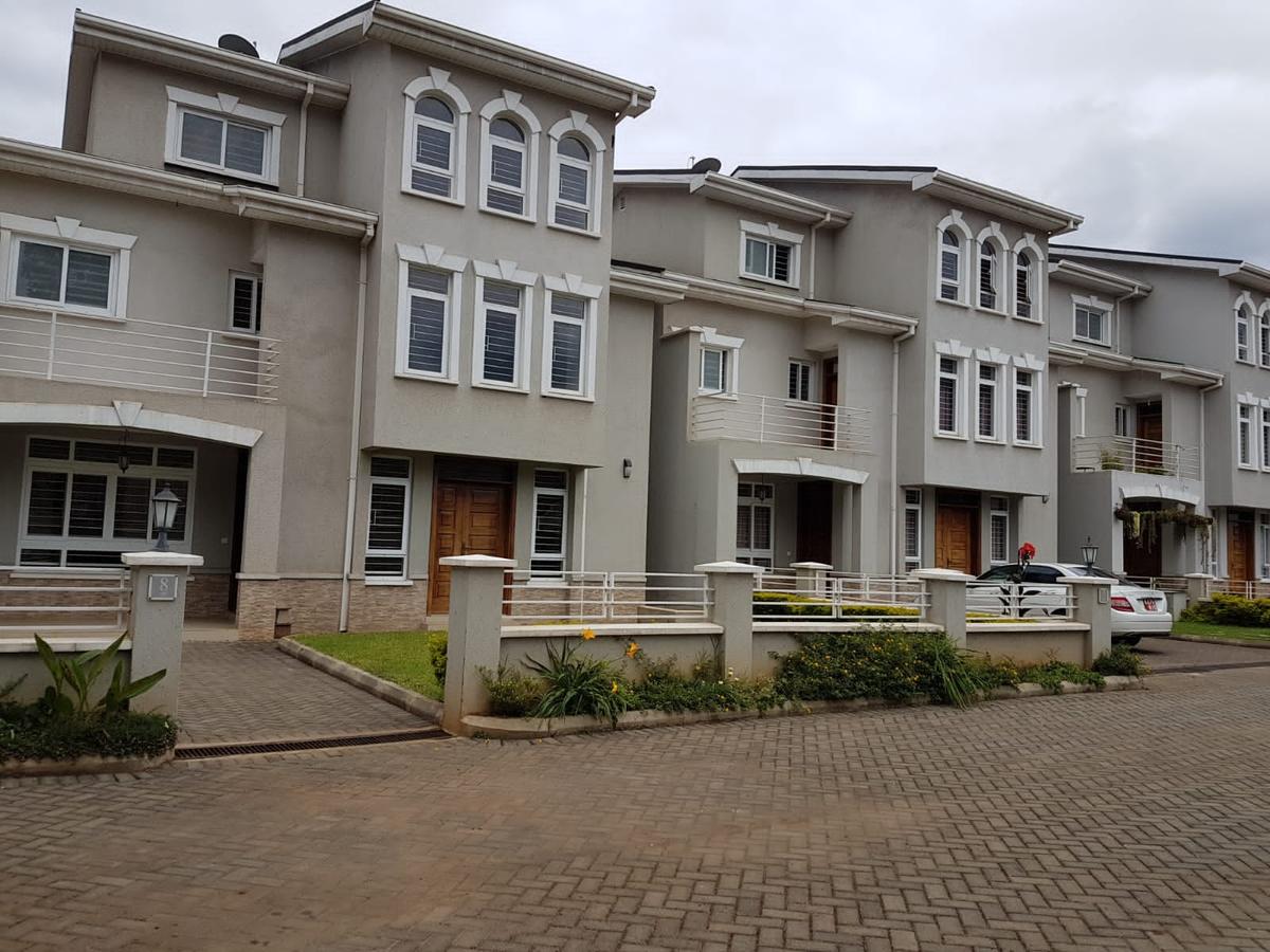 4 Bed Townhouse with En Suite in Lavington - 2