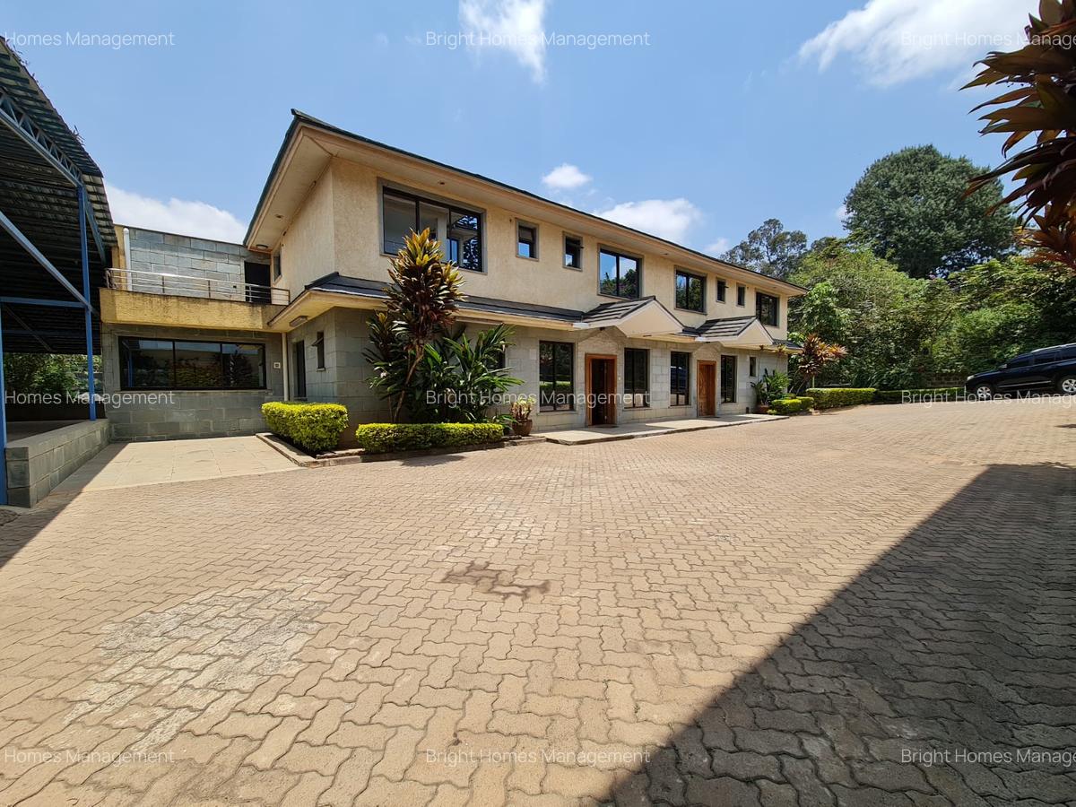 9 Bed Villa with En Suite in Westlands Area - 1