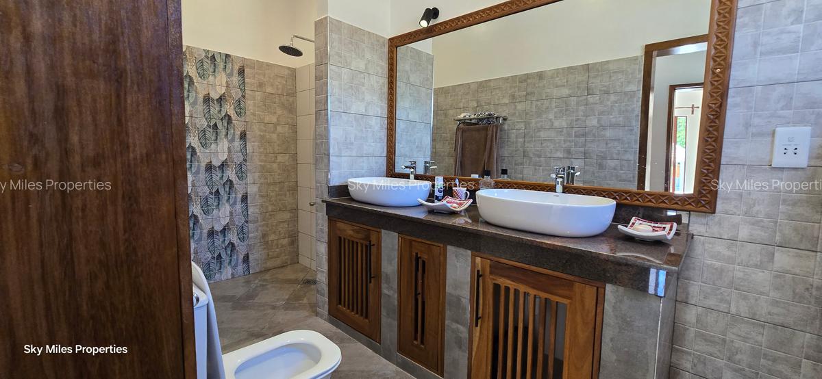 3 Bed Villa with En Suite at La-Marina - 17