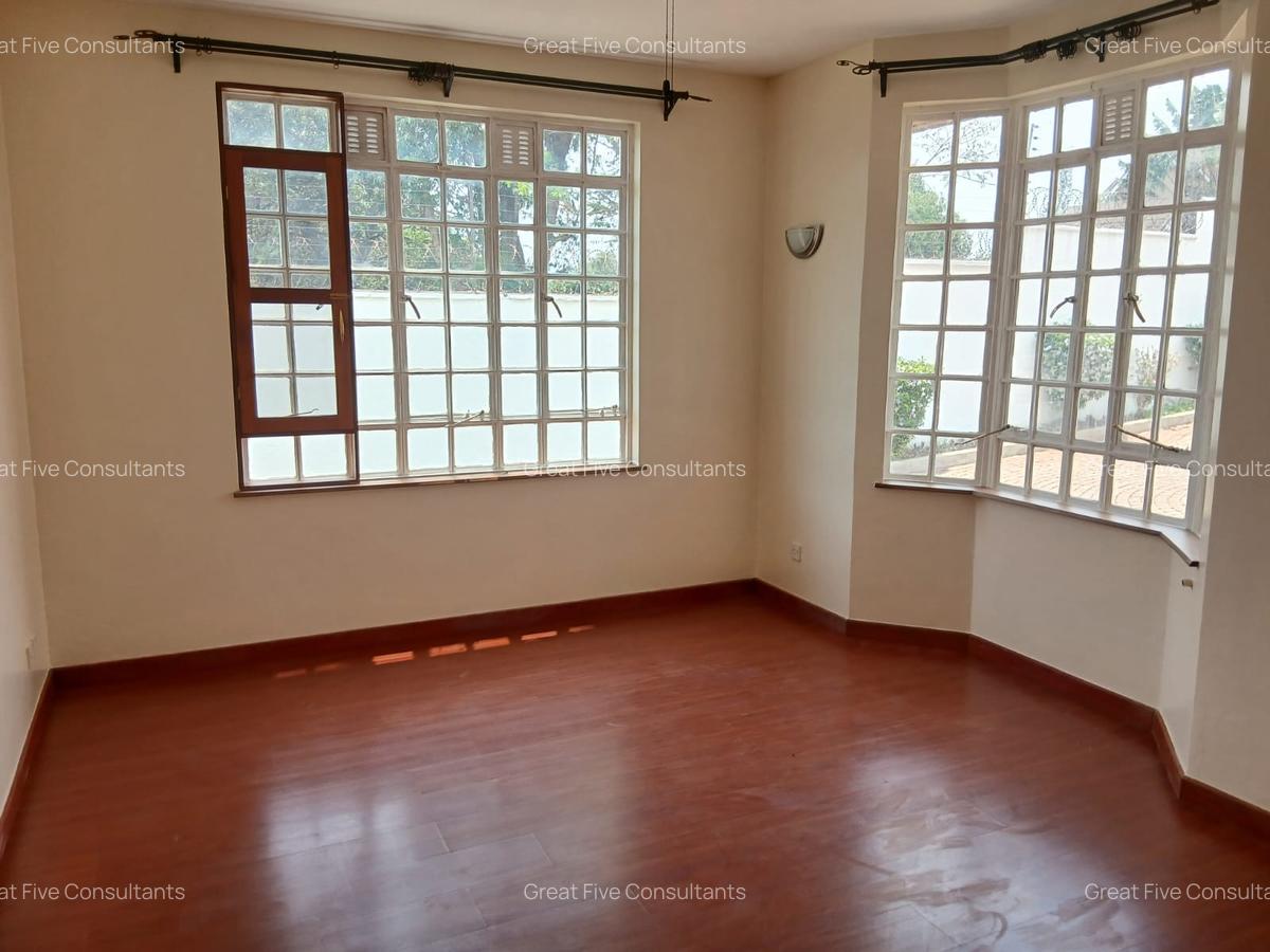 5 Bed Villa with En Suite in Runda - 10