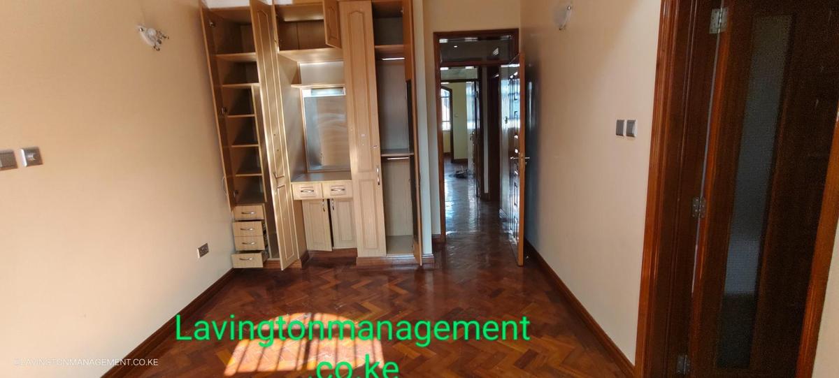 4 Bed House with En Suite at Lavington Green - 18