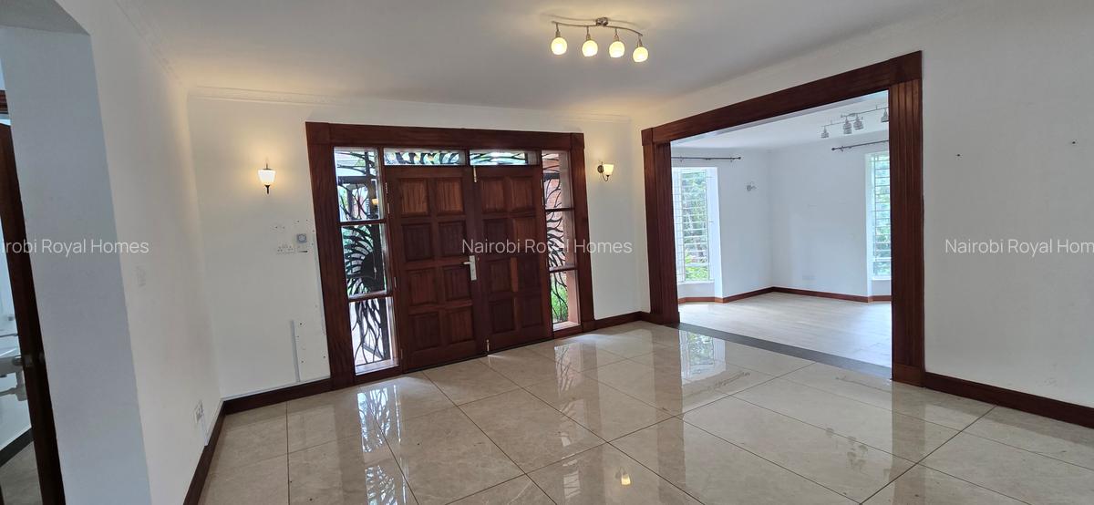 5 Bed Townhouse with En Suite at Rosslyn Lone Tree - 6