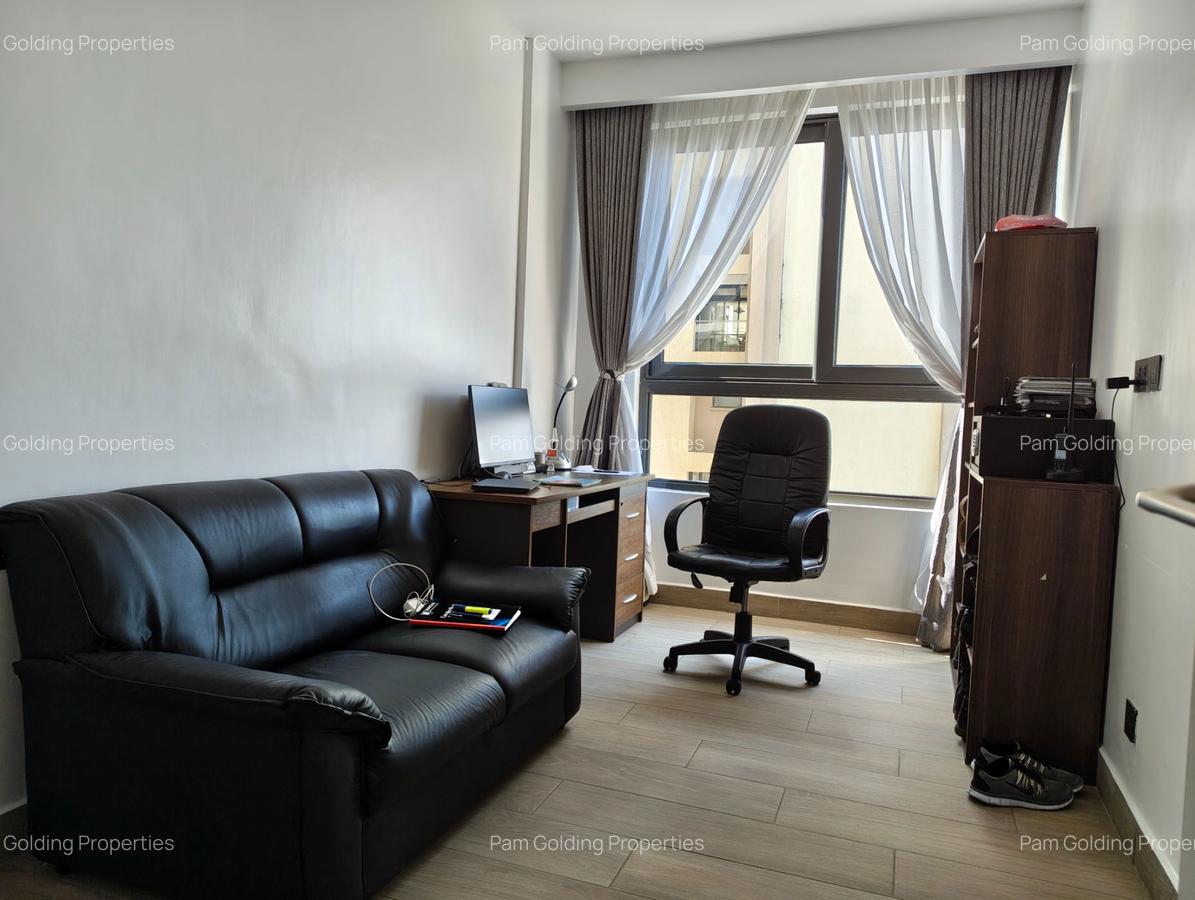 3 Bed Apartment with En Suite in Riverside - 8