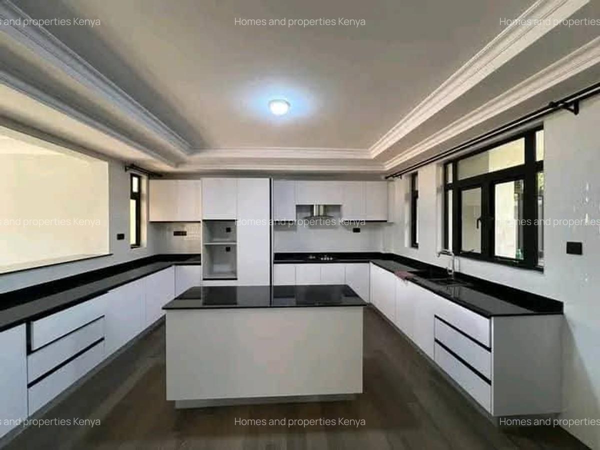 5 Bed Townhouse with En Suite at Mugutha - 9