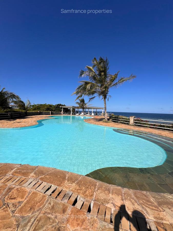 3 Bed Villa with En Suite at Vipingo Beach - 1