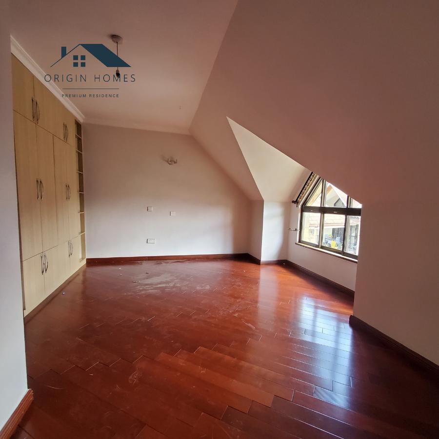 2 Bed Apartment with En Suite at Lavington - 17