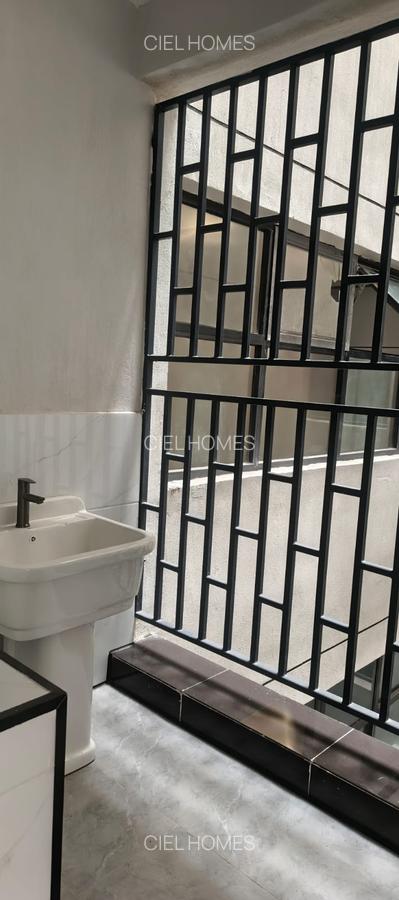 1 Bed Apartment with Swimming Pool in Kilimani - 5