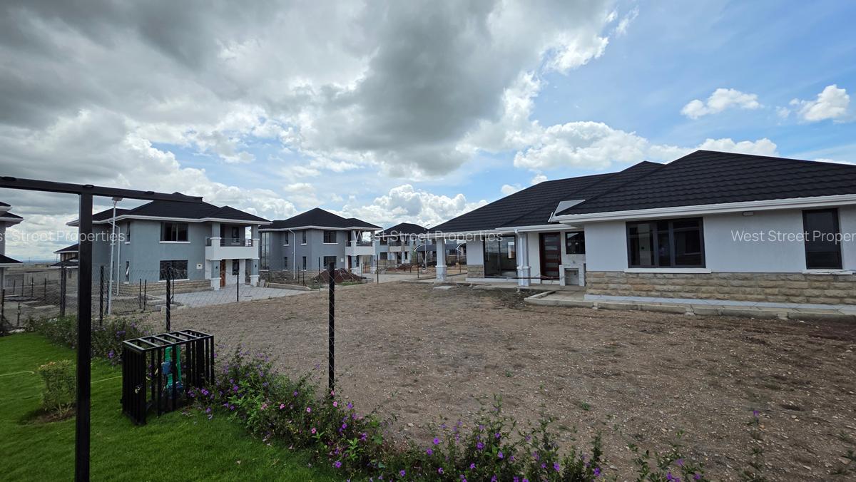 4 Bed Townhouse with En Suite at Arthiriver - 11