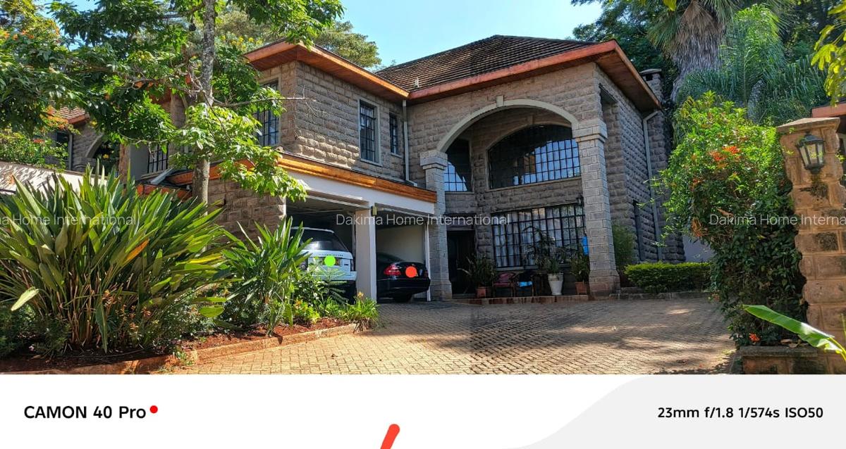4 Bed Townhouse with En Suite in Spring Valley - 1