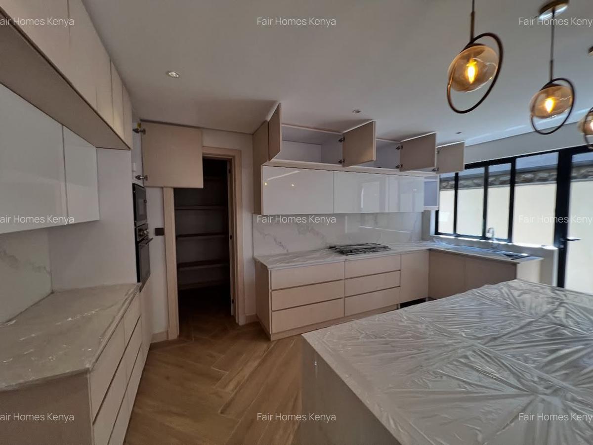 6 Bed Townhouse with En Suite at Convent Drive - 16