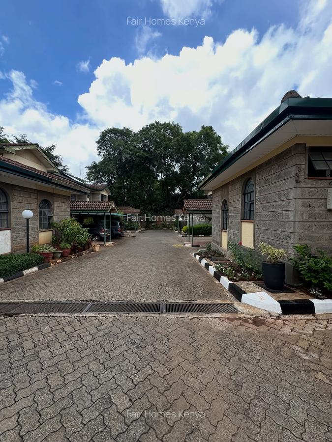 4 Bed Townhouse with En Suite at James Gichuru - 12