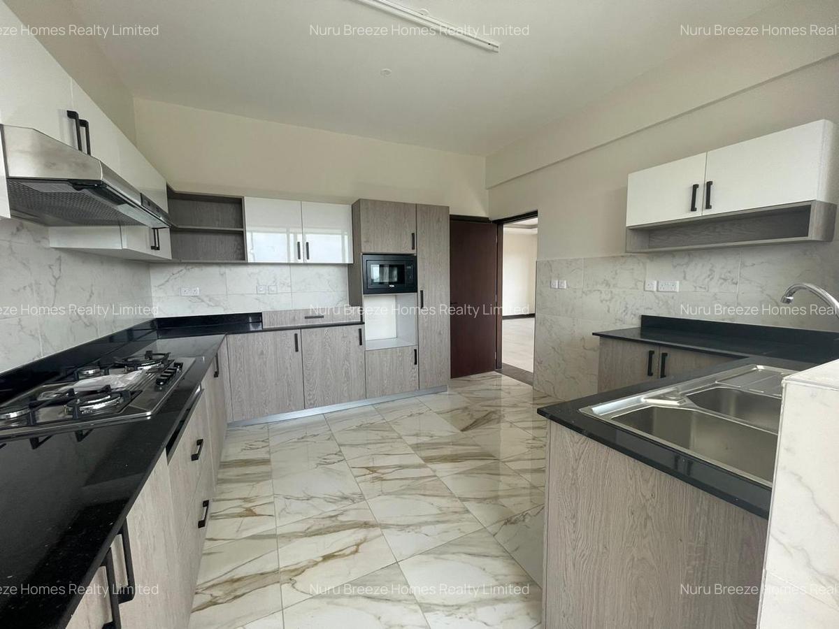 3 Bed Apartment with En Suite in Parklands - 2