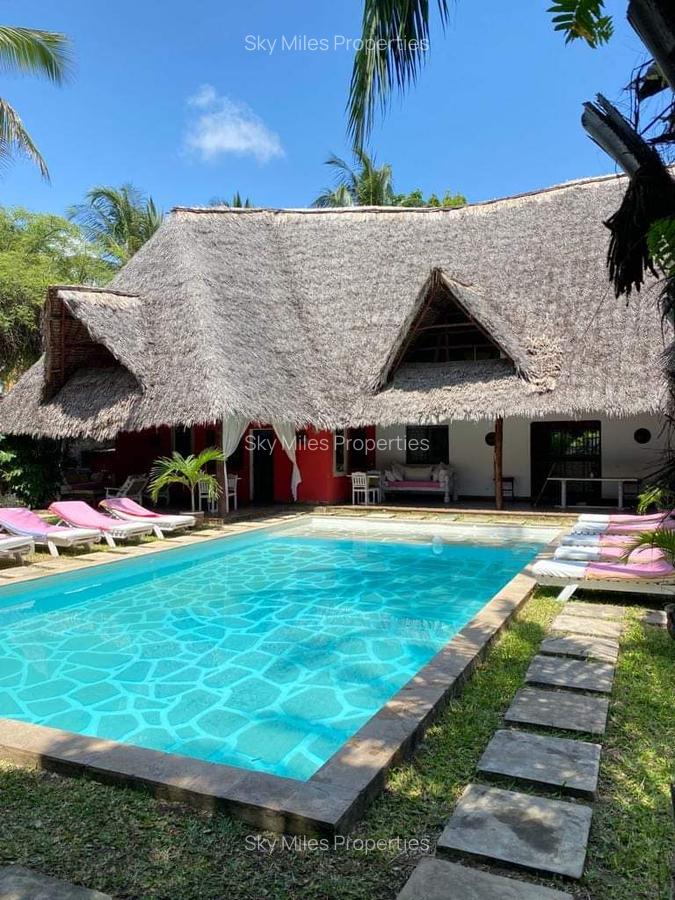 9 Bed Villa with En Suite at Malindi - 4