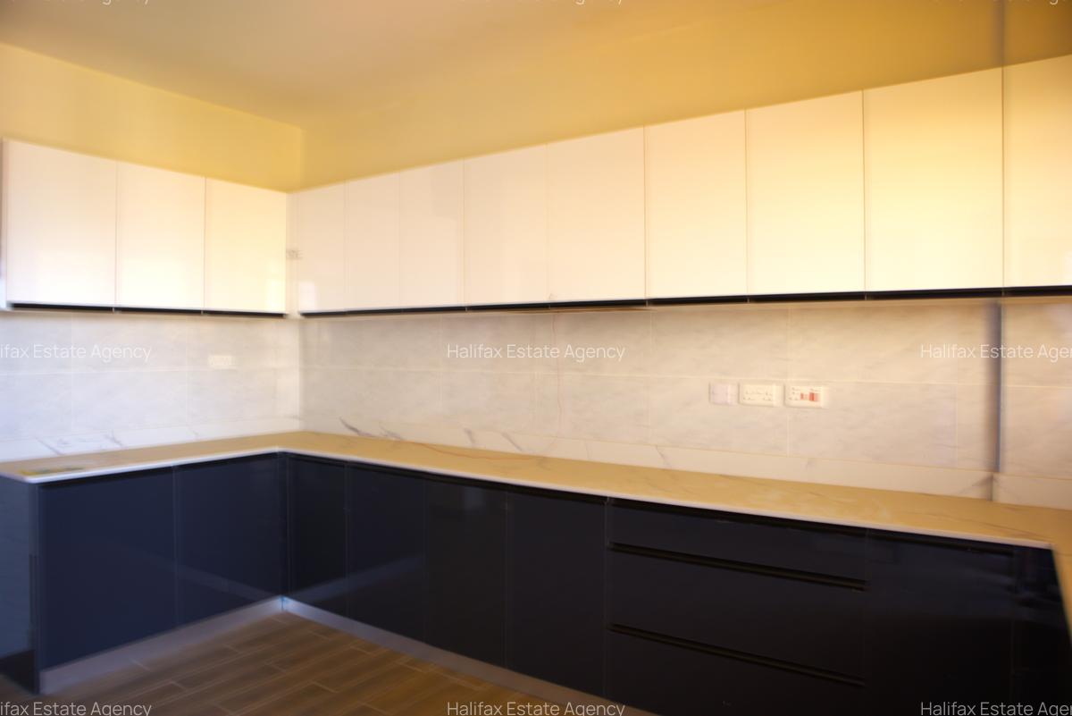 5 Bed Apartment with En Suite at 3Rd Parklands - 3