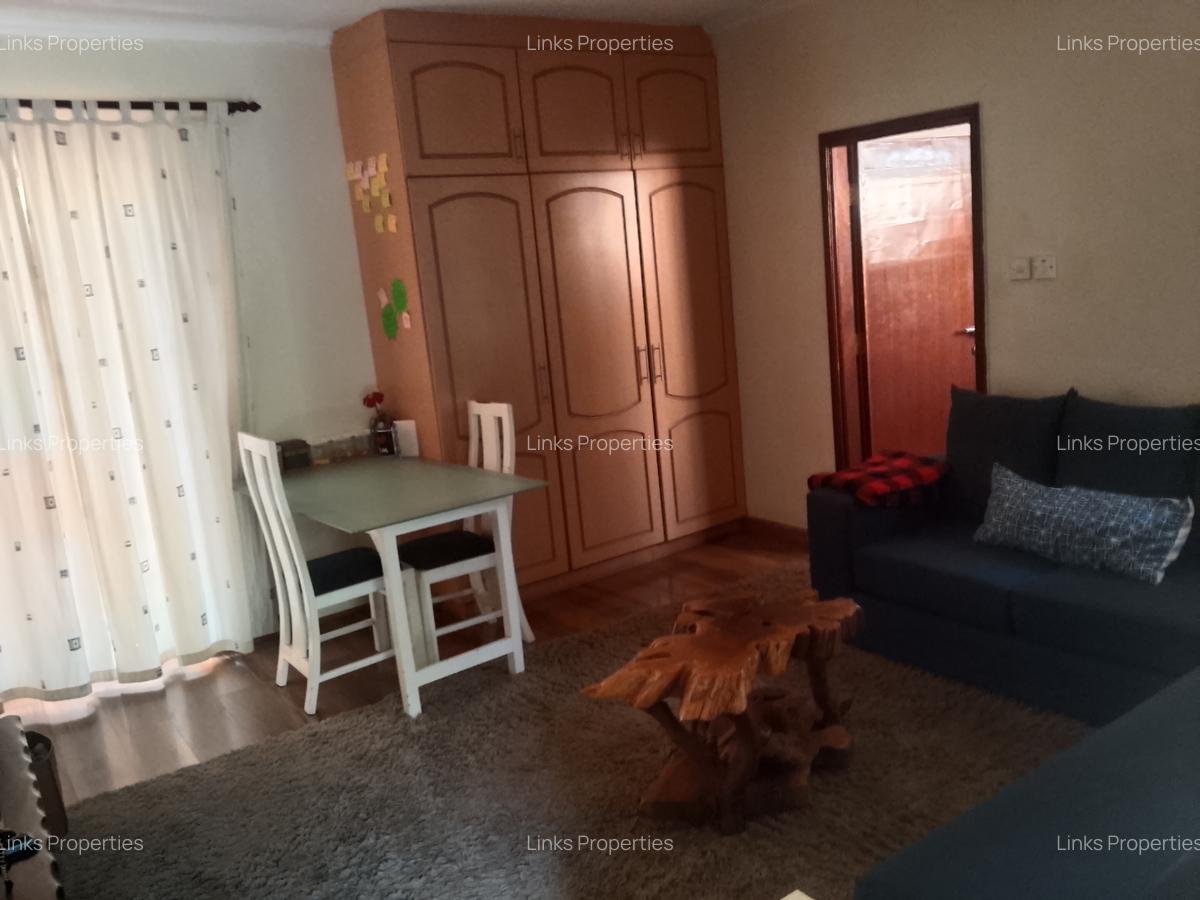 1 Bed House with En Suite at Karen - 11