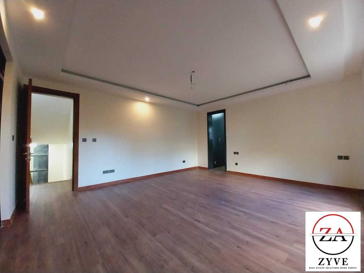 5 Bed Townhouse with En Suite in Lavington - 11