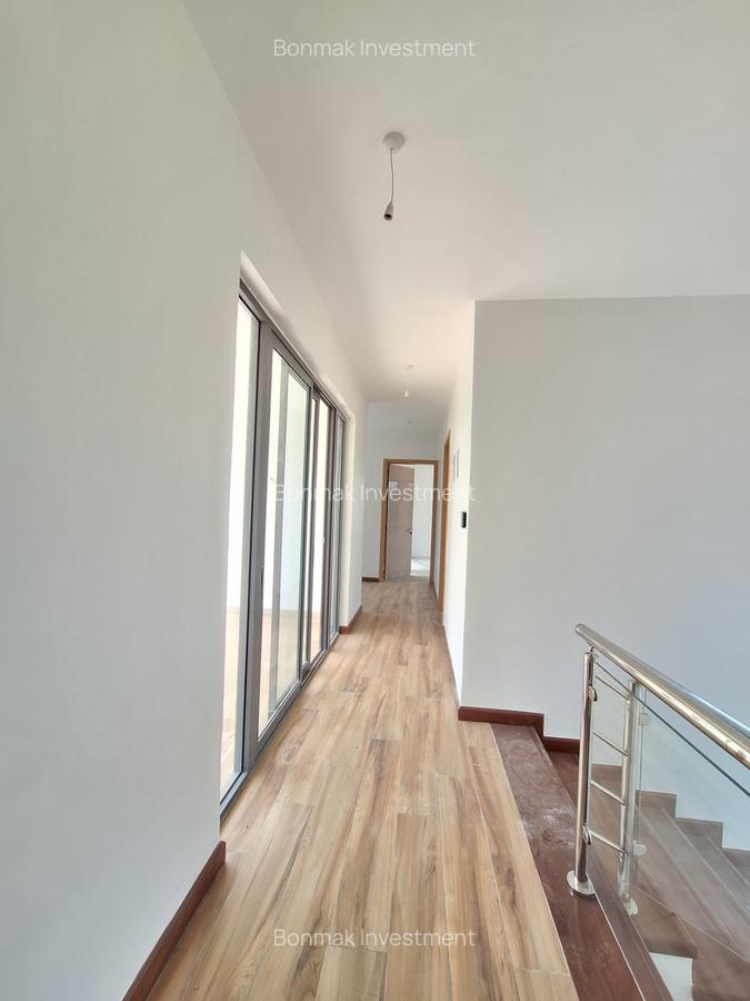 5 Bed Townhouse with En Suite at Lavington Green. - 18