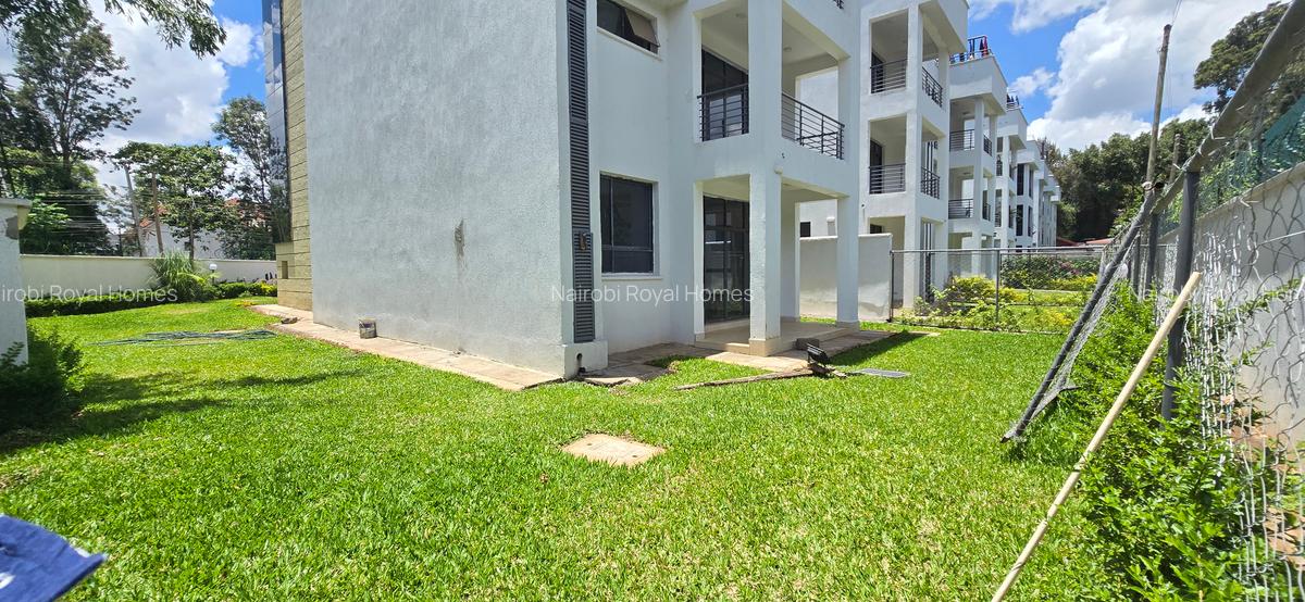 5 Bed Townhouse with En Suite at Lavington Green - 7
