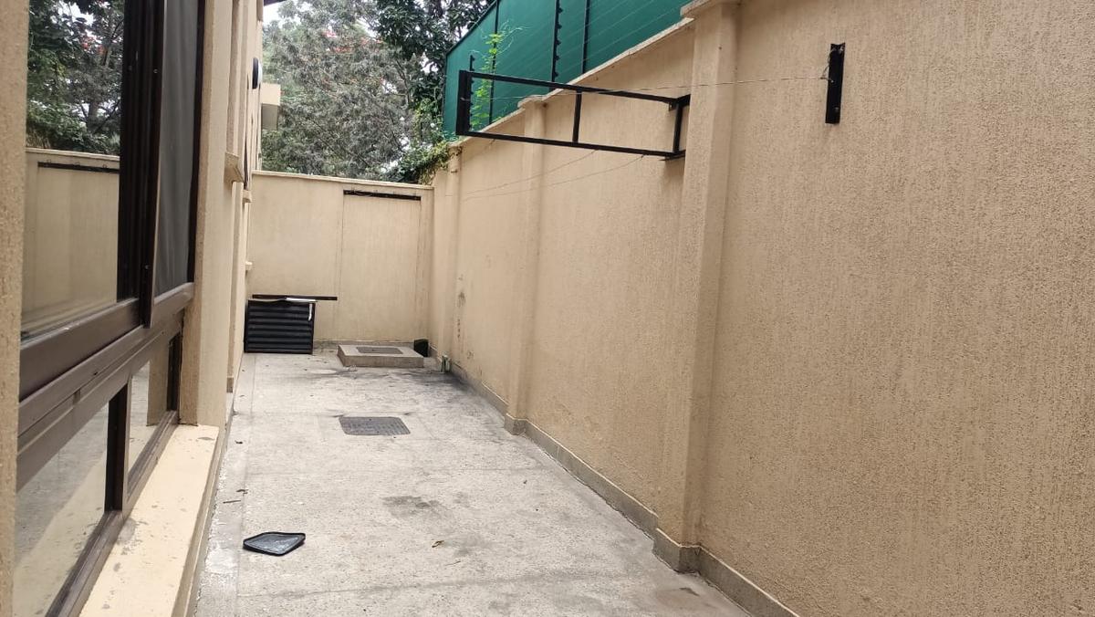 5 Bed Townhouse with En Suite in Lavington - 18