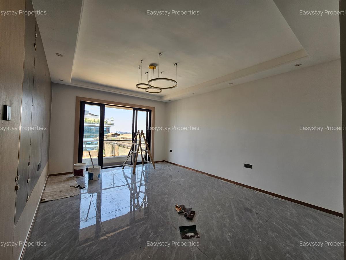 2 Bed Apartment with En Suite in Riverside - 3