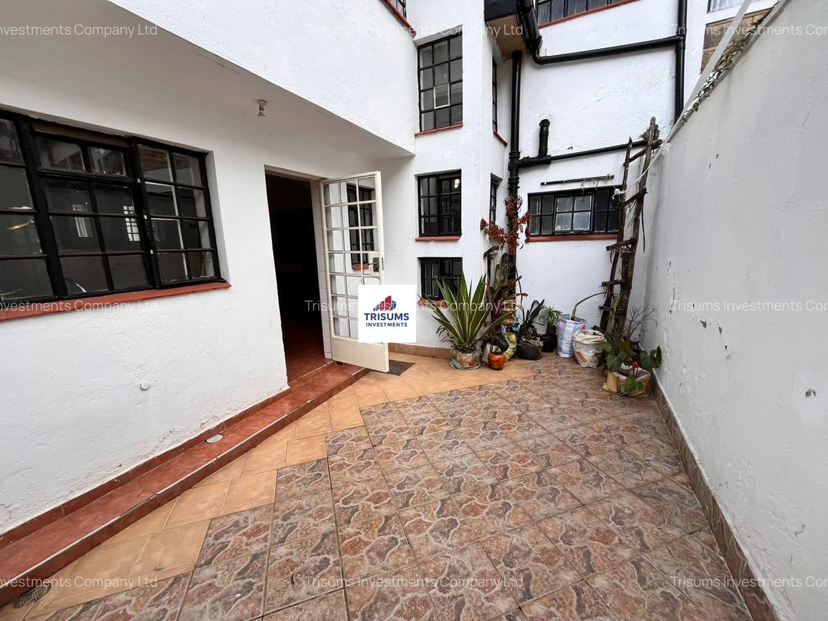 4 Bed Townhouse with En Suite in Westlands Area - 1
