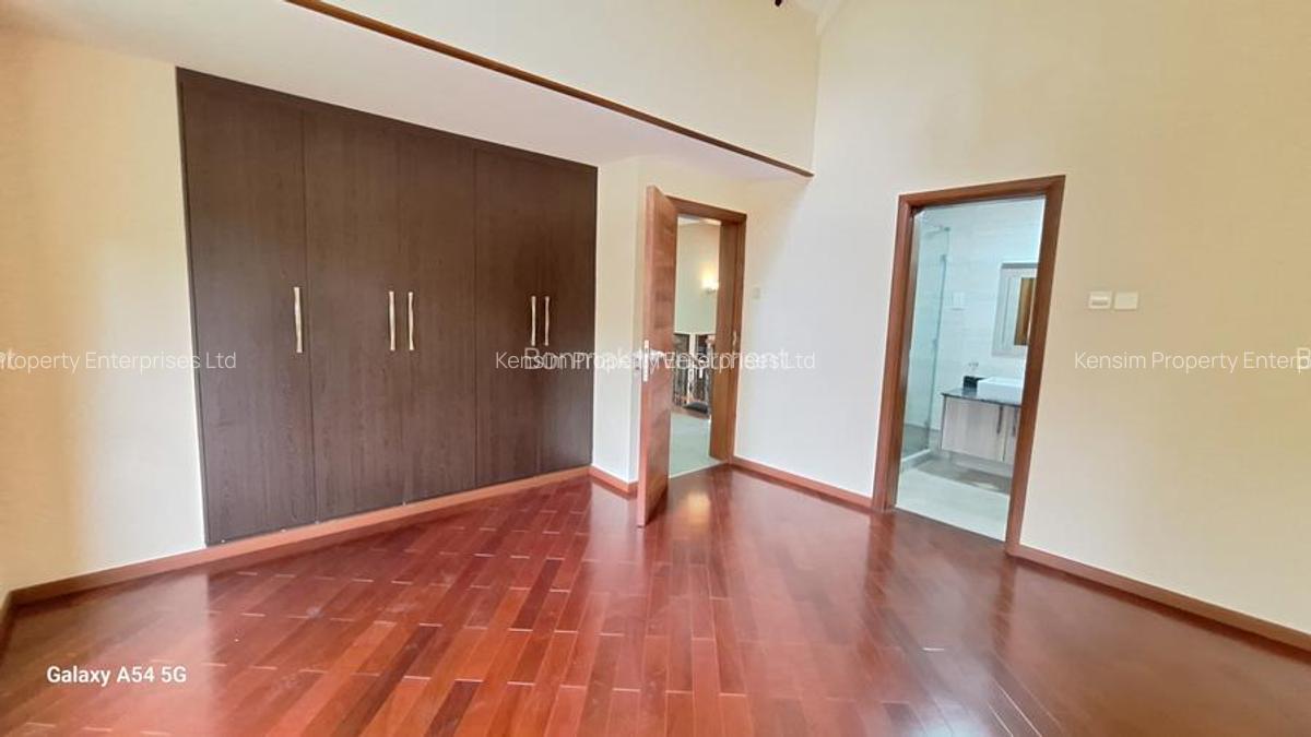 5 Bed Townhouse with En Suite in Lavington - 9